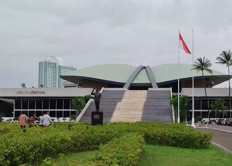 Justice Collaborator Tersangka Korupsi CSR BI Bongkar Ketelibatan Seluruh Anggota Komisi XI DPR (2019-2024)