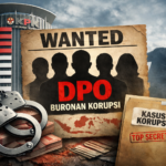 Ilustrasi DPO buronan korupsi KPK. Gedung Merah Putih KPK menjadi latar belakang, di depan terlihat poster “WANTED” dengan siluet lima buronan, dokumen kasus bertanda “TOP SECRET”, tumpukan uang, dan borgol, menggambarkan upaya KPK memburu para pelaku tindak pidana korupsi yang masih bebas.