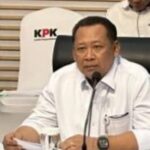 KPK bantah intervensi Kejaksaan Agung dalam OTT jaksa di Banten dan Hulu Sungai Utara. Koordinasi kedua institusi ditegaskan, tapi publik tetap soroti transparansi dan independensi penyidikan