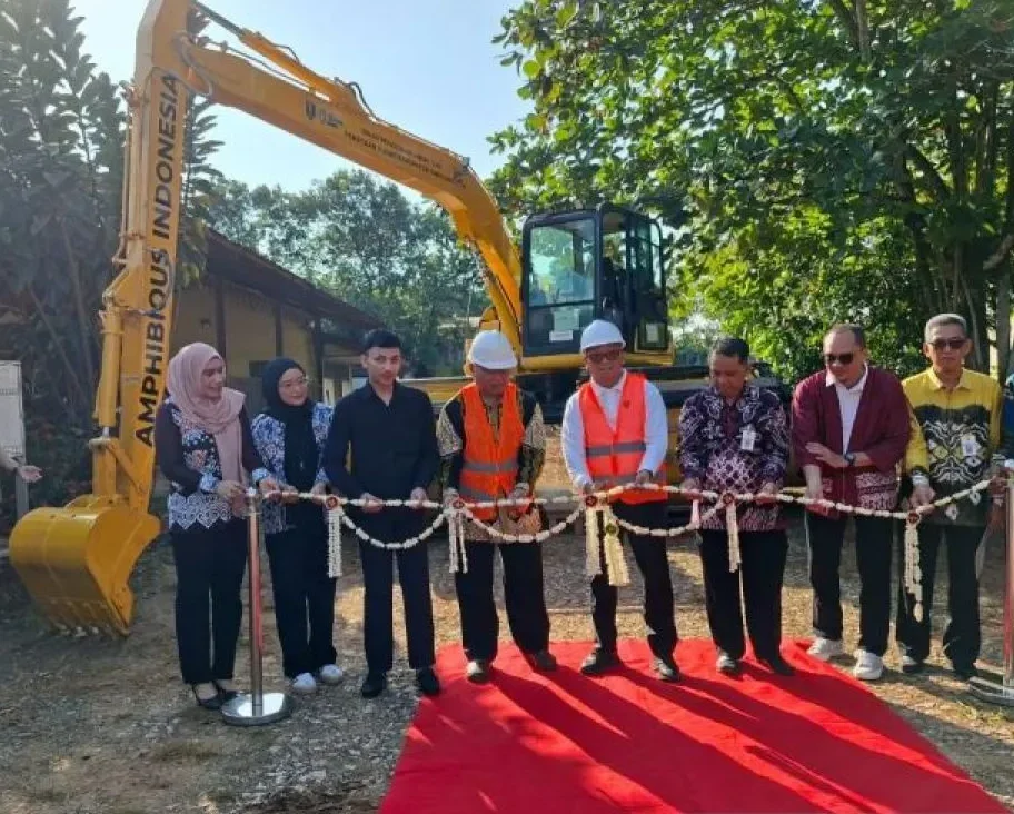 Kerahkan Ekskavator Amfibi Optimalkan Lahan Lebak di Tabalong