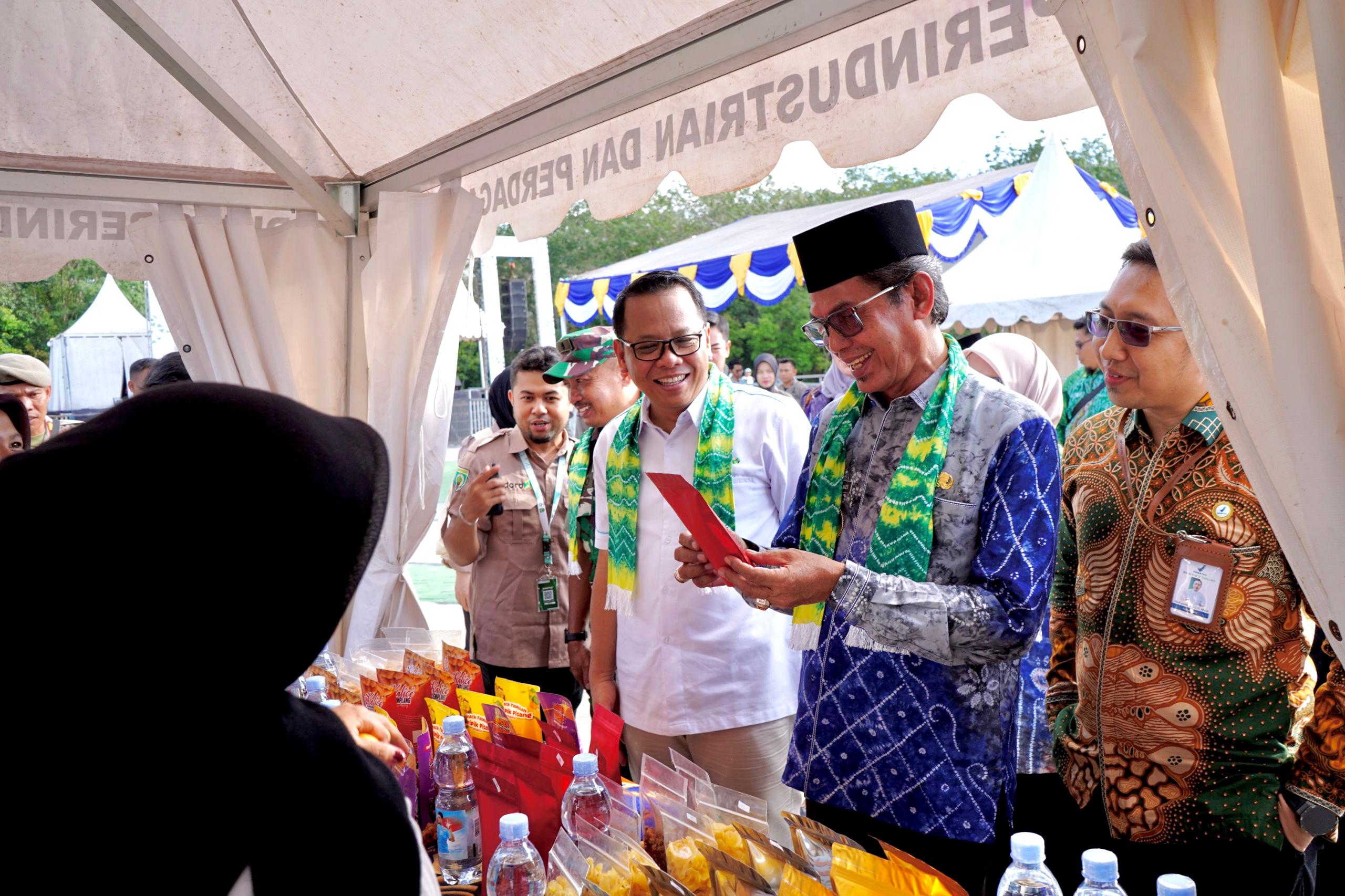 Bazar dan Awarding Adaro Spectapreneur Balangan 2025 Dorong UMKM Naik Kelas dan Berdaya Saing