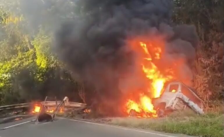 Laka Maut di Kelumpang Barat, Mobil Langsir Minyak dan Box Terbakar, Satu Orang Meninggal Dunia