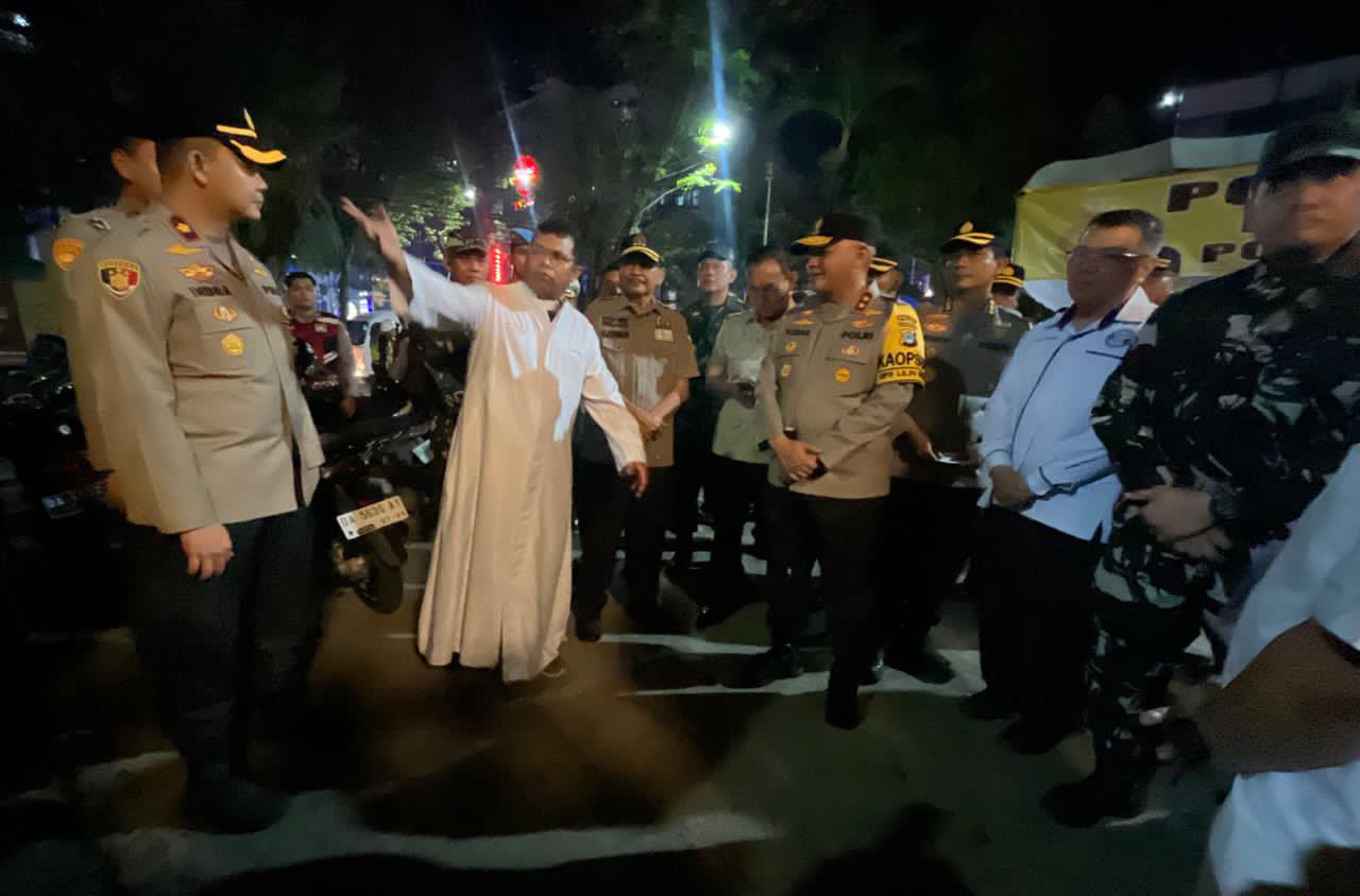 Pastikan Misa Natal Aman, Kapolda Kalsel Bersama Forkopimda, Cek Langsung Pengamanan Natal di Gereja