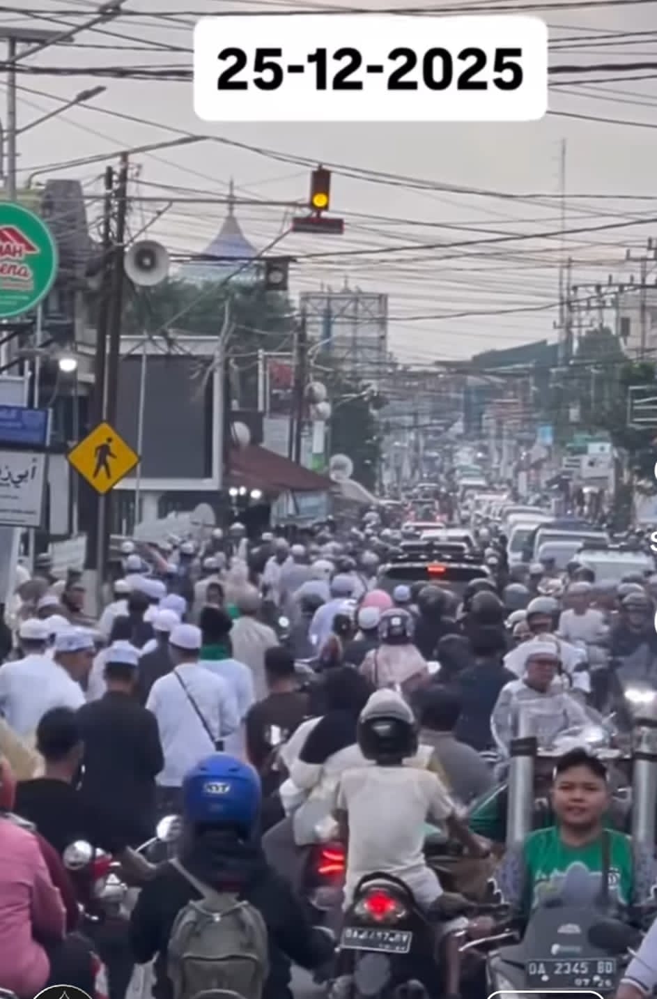 Menuju 5 Rajab, Jemaah Terus Berdatangan ke Sekumpul, Warga Net Imbau Tidak Merokok saat Macet