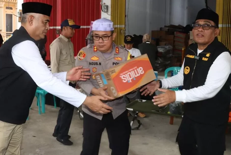 Bersenergi Pemkab HSU dan Polres Melepas Bantuan untuk Masyarakat Balangan Terdampak Banjir