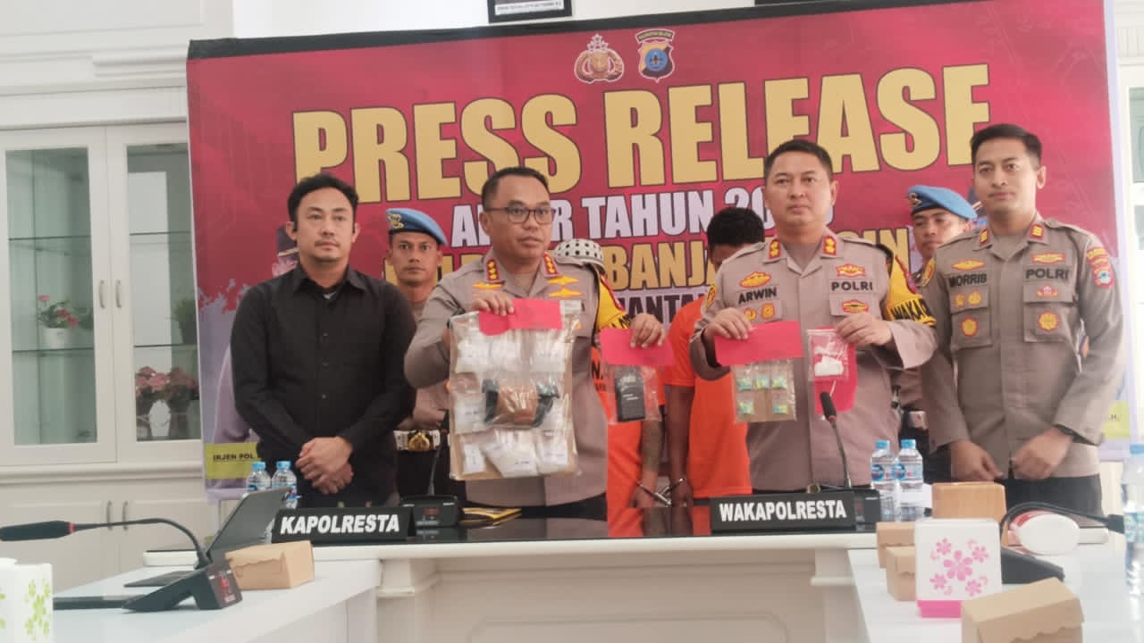 “Gudang” Narkoba di Pekapuran Terbongkar, Polisi Sita 1,4 Kg Sabu dan Puluhan Ekstasi
