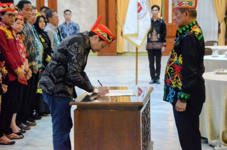 Hasnuryadi Sulaiman Resmi Pimpin ICDN Kalsel, Tegaskan Penguatan SDM Dayak