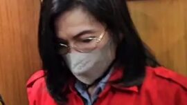 Kejaksaan Agung telah menetapkan Meirizka Widjaja (MW), ibu Ronald Tannur, sebagai tersangka kasus penyuapan sebesar Rp3,5 miliar kepada hakim Pengadilan Negeri (PN) Surabaya.