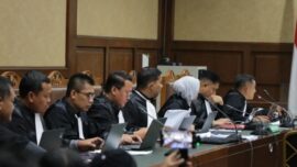 Bocor Data Rahasia di Pertamina: Jejak Komunikasi Gelap Terbongkar di Persidangan