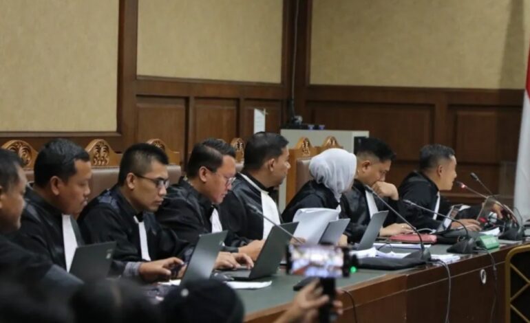 Bocor Data Rahasia di Pertamina: Jejak Komunikasi Gelap Terbongkar di Persidangan