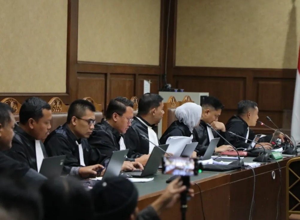 Bocor Data Rahasia di Pertamina: Jejak Komunikasi Gelap Terbongkar di Persidangan
