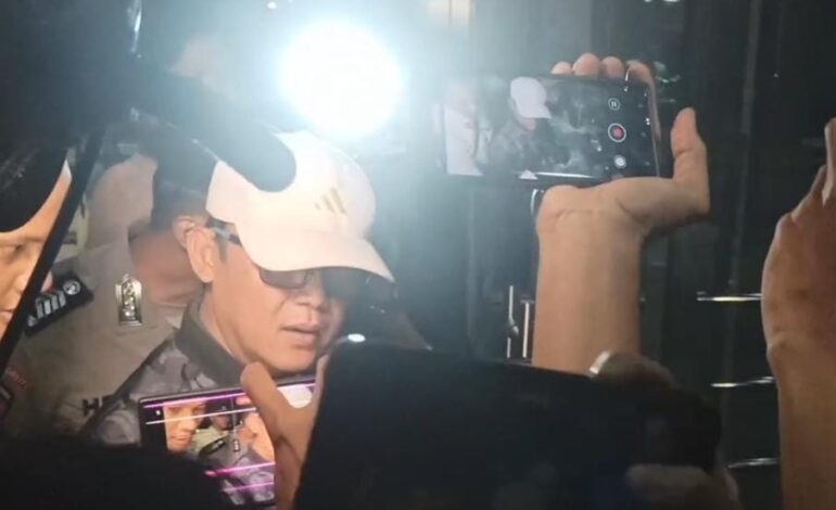 Dihujani Pertanyaan Wartawan di KPK "Kabur ke mana?", Bupati Lamteng Jawab Begini