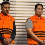 Kejaksaan Agung menonaktifkan tiga pejabat Kejari Hulu Sungai Utara usai ditetapkan sebagai tersangka pemerasan dalam OTT KPK.