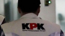 Penyidik KPK saat Operasi Tangkap Tangan terkait kasus dugaan pemerasan di Kejari Hulu Sungai Utara