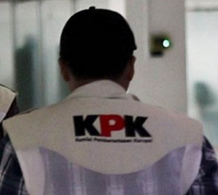 Penyidik KPK saat Operasi Tangkap Tangan terkait kasus dugaan pemerasan di Kejari Hulu Sungai Utara