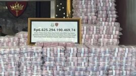 ICW menilai pamer uang Rp6,6 triliun Kejagung bukan indikator sukses berantas korupsi. Pemulihan kerugian negara disebut masih sangat rendah