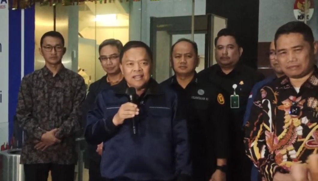 KPK Serahkan Dua Jaksa Terjaring OTT Banten ke Kejagung