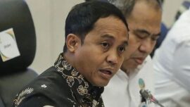 Menhut Raja Juli Antoni