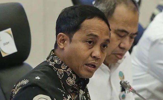 Menhut Raja Juli Antoni