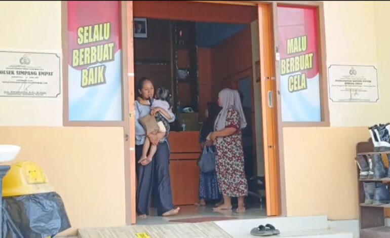 Bansos Dipotong, Warga Dipungut Uang, Kades Lawiran Diadukan Emak Emak ke Polisi