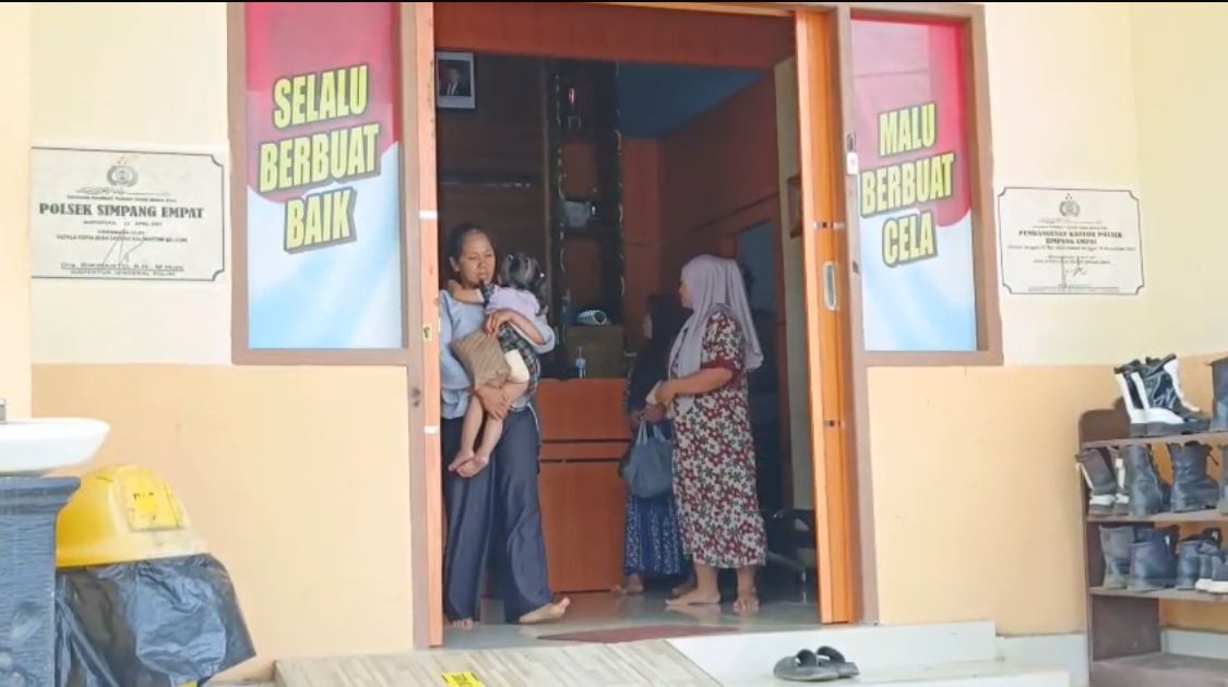 Bansos Dipotong, Warga Dipungut Uang, Kades Lawiran Diadukan Emak Emak ke Polisi
