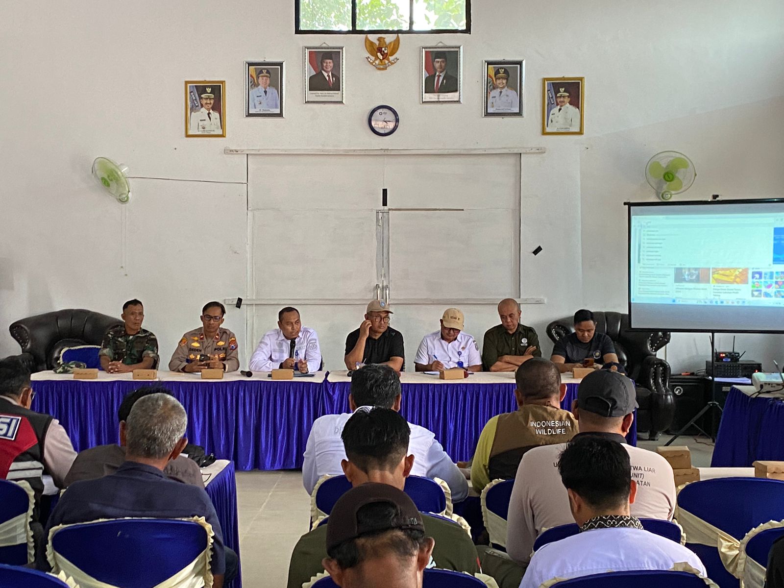 Situasi Genting! Pemerintah Mobilisasi Tim Khusus Atasi Teror Kera Liar di Aluh Aluh – Beruntung Baru