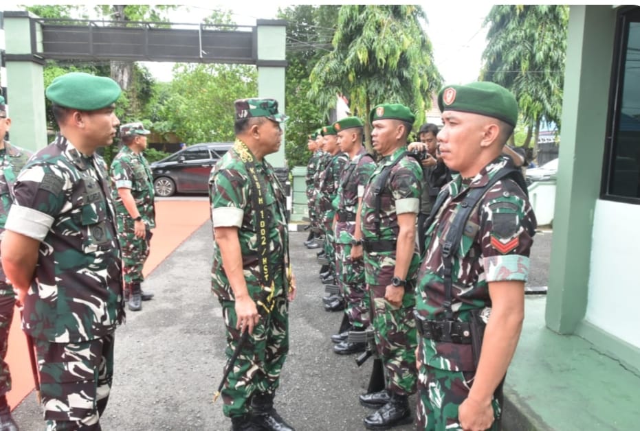 Kunjungi Kodim 1002/HST, Pangdam Minta Prajurit Perketat Pengawasan Program Nasional