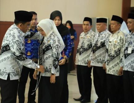 Kukuhkan Ibunda Guru dan Pengurus PGRI HSU 2025-2030