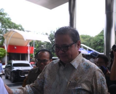Datangi KPK di Tengah Sorotan Publik, Airlangga Hartarto Bicara Tarif AS: Ada Apa di Balik Agenda Ekonomi?
