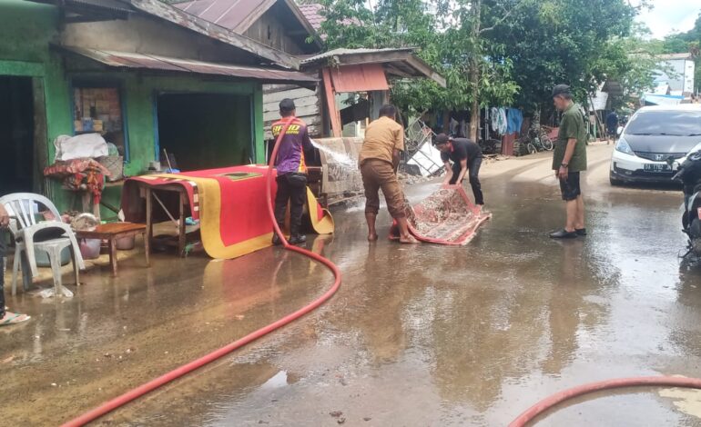 Pembersihan Rumah Warga Pascabanjir Bandang Tebing Tinggi Capai 90 Persen