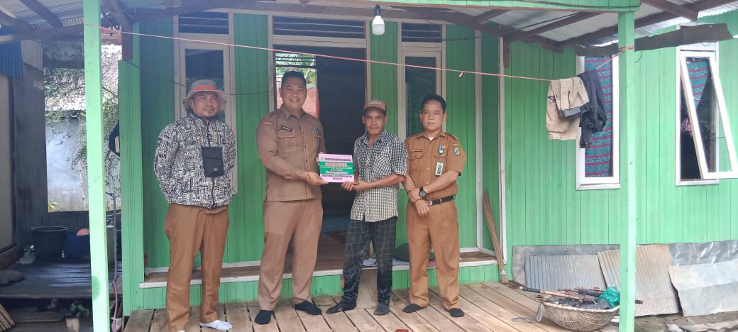 Pemkab Balangan Salurkan Bantuan RS-RTLH Tahap III di Kecamatan Awayan