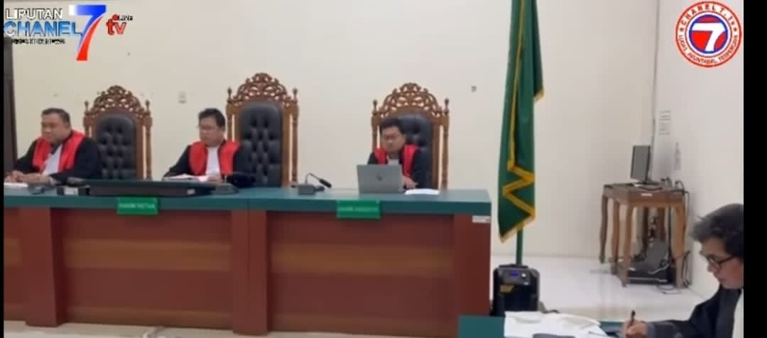 Ahli Adat Dayak : ” Aksi Warga bukan Kesalahan, ”  Ahli Pidana : ” Dakwaan Tidak Relevan dan  Berpotensi Kriminalisasi,   Terkait Aduan PT. SAM Mining “