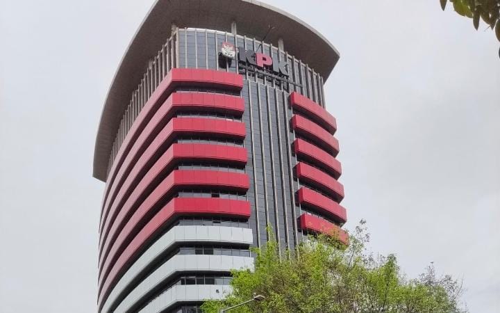 Dari 15 Orang yang di-OTT di Madiun, 9 Orang “OTW” Gedung Merah Putih KPK!