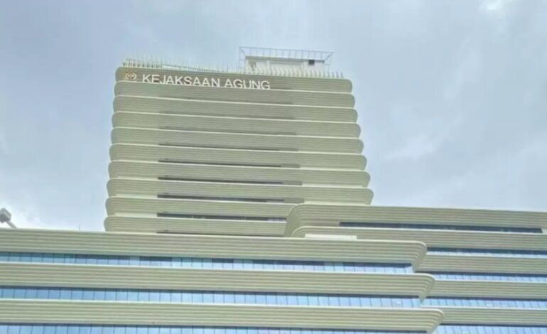 Bukan Pemeriksaan Biasa: Dua Kajari Jatim Dibawa ke Kejagung, Ada Apa di Balik Meja Jaksa?