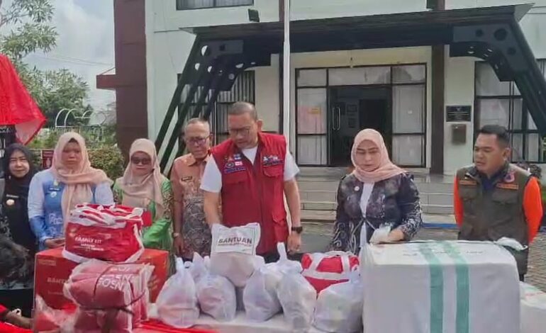 Kementerian Sosial RI Serahkan Bantuan Logistik dan Cadangan Darurat bagi Warga Terdampak Banjir Banjarbaru