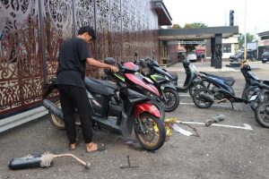 Ambil Motor Anak Terlibat Balap Liar