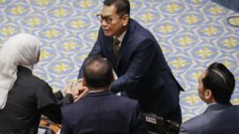 Ketok Palu, Kursi Berpindah: Drama Dua Hari yang Mengantar Politikus ke MK
