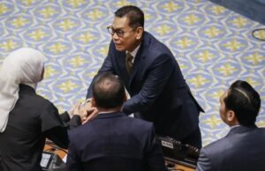 Ketok Palu, Kursi Berpindah: Drama Dua Hari yang Mengantar Politikus ke MK