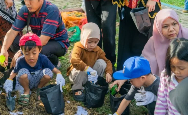 Luncurkan Program “Hari Keluarga Tanpa Gawai” di RTH Kambang Tanjung