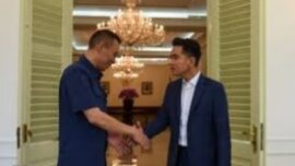 Rismon Hasiholan Sianipar dan Wapres Gibran Rakabuming Raka (Foto: Dok KN)