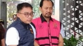 Kasus mafia perkara Zarof Ricar terus melebar. Kejagung menetapkan Agung Winarno sebagai tersangka TPPU karena diduga membantu menyembunyikan aset hasil suap berupa tanah, deposito, uang, dan emas milik Zarof Ricar.