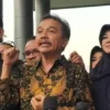 Kejari Jakarta Selatan memutuskan tidak menahan Roy Suryo dan dr Tifa meski keduanya telah berstatus tersangka dalam kasus tudingan ijazah palsu Jokowi. Keputusan itu diambil setelah adanya jaminan keluarga dan pernyataan kooperatif dari para tersangka.
