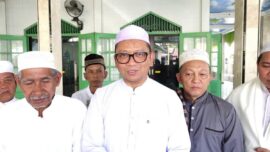 Ikuti Sholat Jumat di Masjid At-Taubah, Bupati Tabalong Jalin Silaturahmi Bersama Warga Pasar Lama