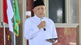 Muktamar ke-35 Nahdlatul Ulama (NU) menetapkan KH Abdul Hakim Mahfudz atau Gus Kikin sebagai Ketua Umum Pengurus Besar Nahdlatul Ulama (PBNU) periode 2026-2031