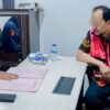 Kejagung melimpahkan tersangka HS ke Kejari Jakarta Pusat dalam kasus dugaan korupsi pengelolaan pertambangan PT Asmin Koalindo Tuhup (AKT). HS diduga menerima uang untuk menerbitkan SPB bagi perusahaan terafiliasi ST alias Samin Tan, meski batu bara yang diangkut diduga berasal dari PT AKT yang izinnya telah diterminasi.