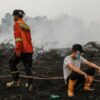 Pemerintah atas persetujuan Presiden Prabowo Subianto membekukan izin usaha lima korporasi pemegang PBPH di Kalimantan Barat dengan total konsesi 371.560 hektare. Menteri Kehutanan Raja Antoni menegaskan sanksi tidak berhenti pada pembekuan izin, tetapi dapat berujung pada paksaan pemulihan lingkungan hingga proses pidana.