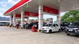2 Pekan Ganjil Genap Pertalite Diterapkan, Antrean SPBU Belum Hilang