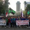 HMI Jakarta Pusat menggelar aksi di Monas, mendesak Prabowo mencopot Menteri Kehutanan Raja Juli Antoni dan Menteri Lingkungan Hidup Jumhur Hidayat.