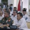 Menteri Agraria dan Tata Ruang/Kepala Badan Pertanahan Nasional (ATR/BPN) Nusron Wahid terlihat menghadiri sidang kabinet paripurna yang dipimpin Presiden Prabowo Subianto di kompleks Istana Kepresidenan, Jakarta, Rabu (21/10/2026). Kehadirannya menjadi sorotan setelah dua kali tidak memenuhi panggilan pemeriksaan Komisi Pemberantasan Korupsi (KPK).