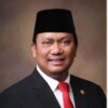 Nyoman Adhi tetap lolos seleksi calon anggota BPK meski namanya disorot dalam persidangan dugaan suap Blueray Cargo. Pengamat Trubus Rahardiansyah mempertanyakan independensi BPK dan kuatnya kepentingan politik dalam proses seleksi.